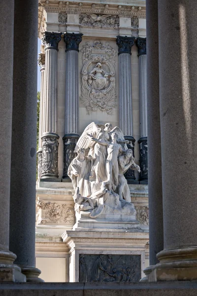 Monumento al rey Alfonso XII —  Fotos de Stock