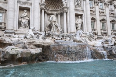 Trevi Çeşmesi