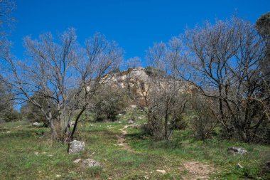 Penarrubia tepesinin manzarası, İspanya 'nın Madrid eyaleti Guadarrama Dağları' ndaki Guadalix de la Sierra belediyesinde bulunan dağcılar için ünlü bir yerdir.