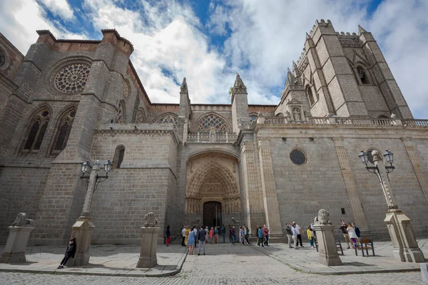 Avila スペイン 2021年6月20日 救い主の大聖堂 ロマネスク様式とゴシック様式の後期に建てられたカトリック教会です — ストック写真