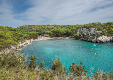 Cala Macarella, İspanya 'nın Menorca eyaletinde yer alan bir şehirdir.