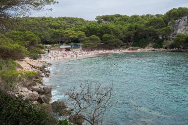 Cala Macarella, İspanya 'nın Menorca eyaletinde yer alan bir şehirdir.