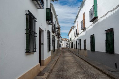 Almagro 'da geleneksel mimari, İspanya' nın Ciudad Real eyaletinde. Bu kasaba bir turizm beldesi ve Tarihi-Sanatsal Gruplaşma olarak tasarlandı.