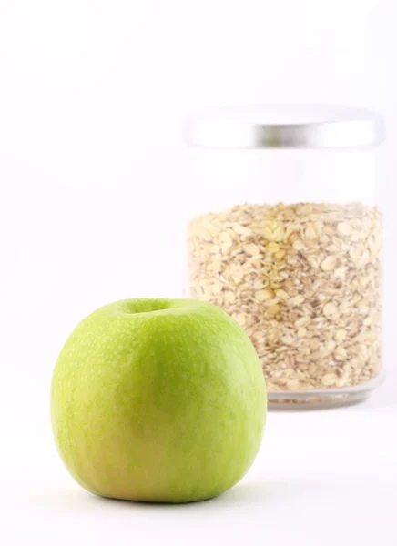 Sağlıklı beslenme: yulaf gevreği ve yeşil elma — Stok fotoğraf