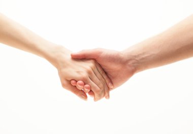 erkek ve kadın bir arada tutan eller