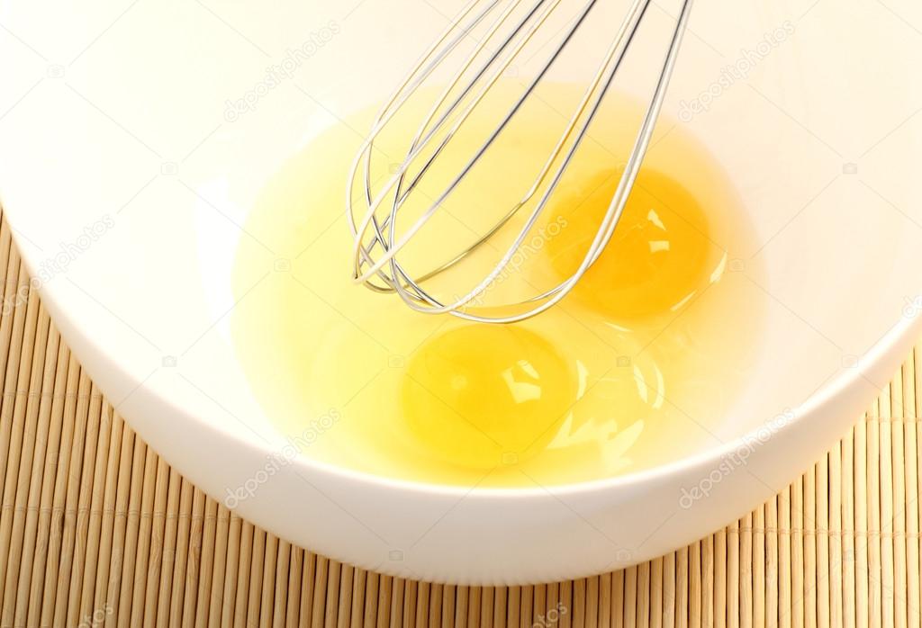 Whipping eggs