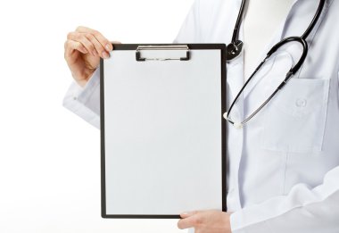 Pano boş yaprak kağıt ile holding doktor eller