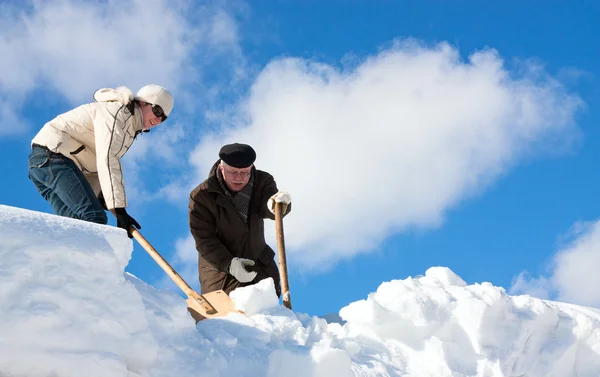 Handmatige sneeuwruimen — Stockfoto