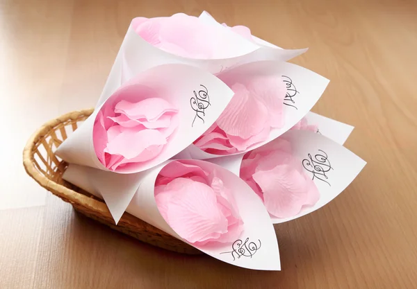 Wedding rose petals in basket — Stock Photo, Image