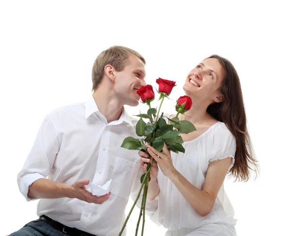 Guy proposing engagement ring to his girlfriend — Stock Photo, Image