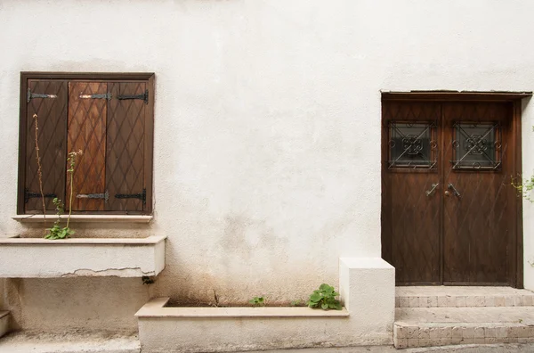 Migawki i drzwi domu Cypr — Zdjęcie stockowe