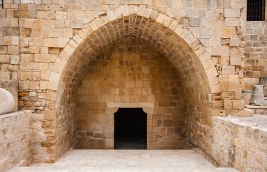 giriş. kourion binada parçası