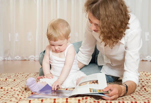 Mãe e filha — Fotografia de Stock