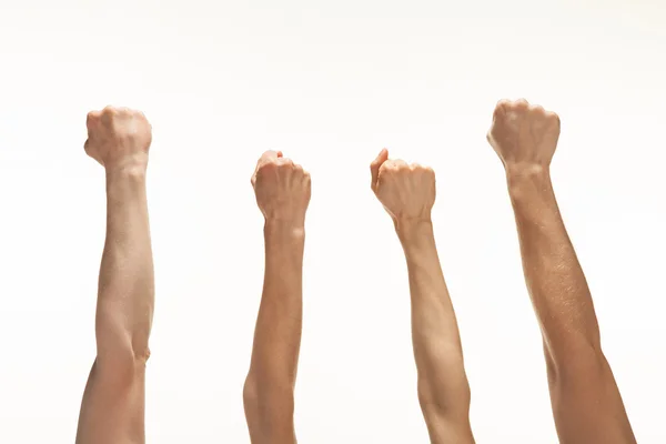 dört el yumruk gösterilen