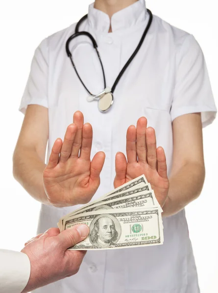 Doutor decididamente se recusa a receber dinheiro — Fotografia de Stock