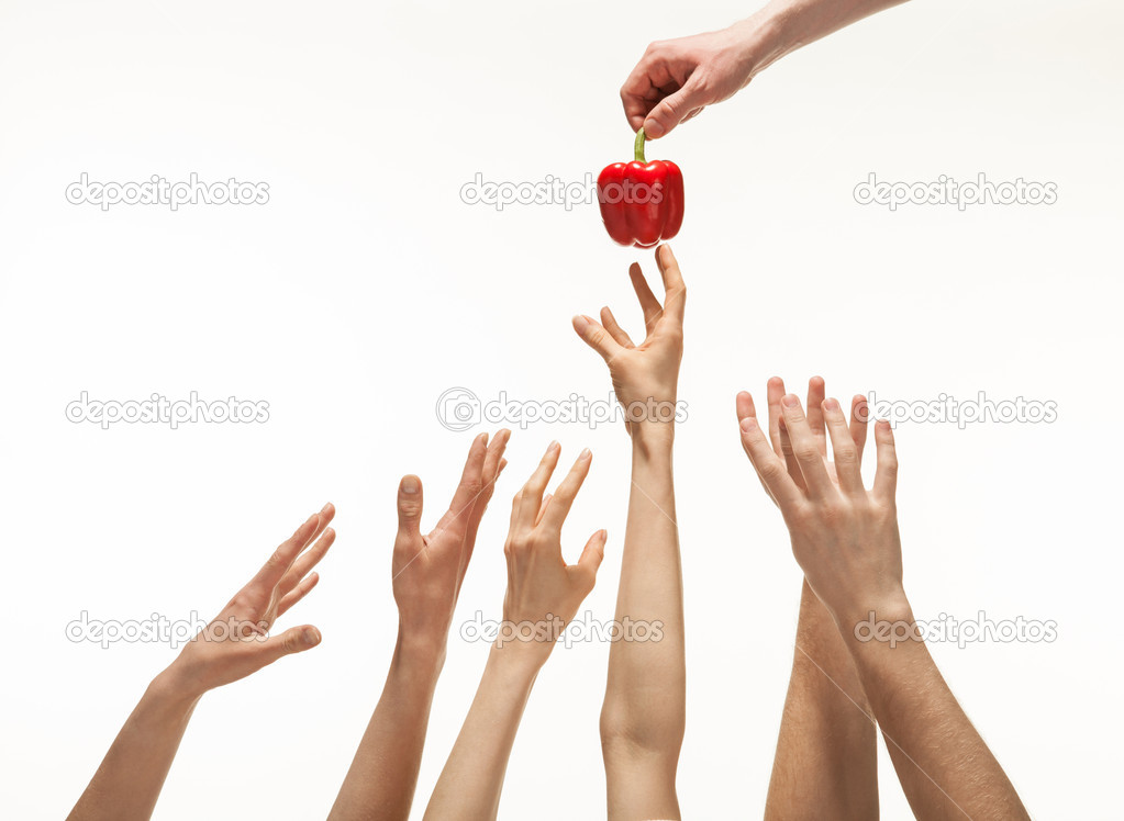 Many hands want to get pepper