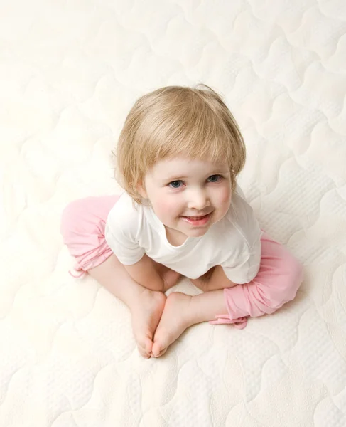 Baby gaat in voor yoga — Stockfoto