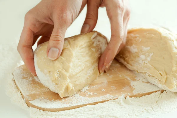 Préparation de la pâte pour la cuisson — Photo