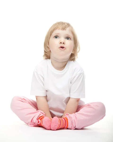 La petite fille a ouvert la bouche avec étonnement — Photo