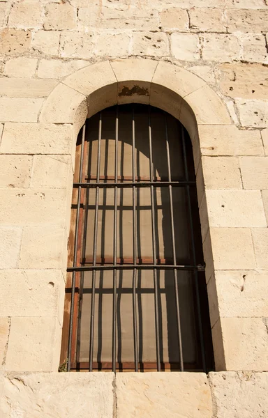 Ventana de un castillo — Foto de Stock