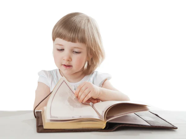 Девочка читает — стоковое фото