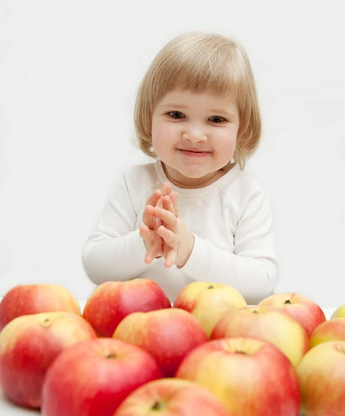 Das lustige kleine Mädchen. — Stockfoto