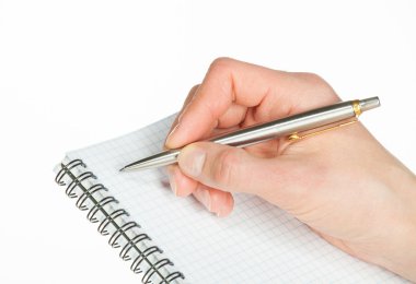 insan eli kağıt üzerinde notlar yapma
