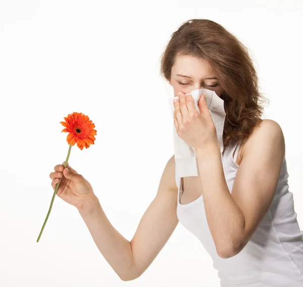 Woman having allergy from spring flowers — Stock Photo, Image