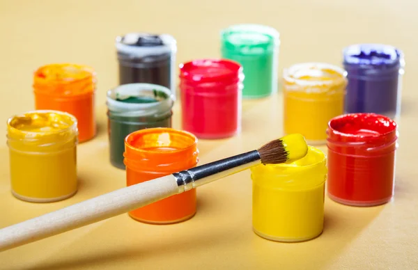 Gouache paints and brush — Zdjęcie stockowe