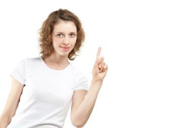 bir şey, boşaltmak işaret eden genç bir kadın