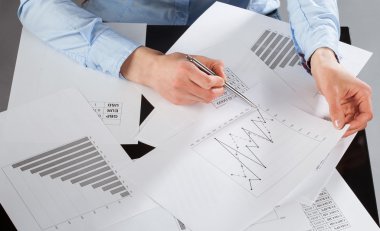 iş analisti verilerle çalışma