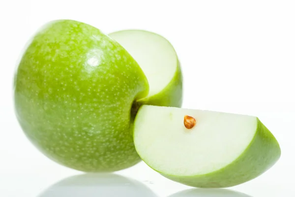 Manzana verde en rodajas — Foto de Stock