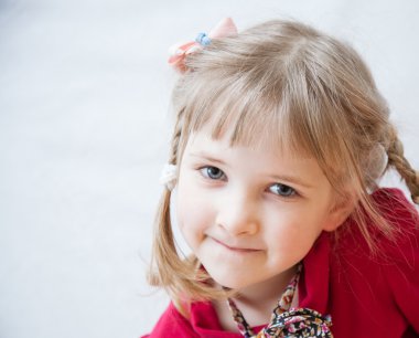 gülümseyen kız closeup portresi