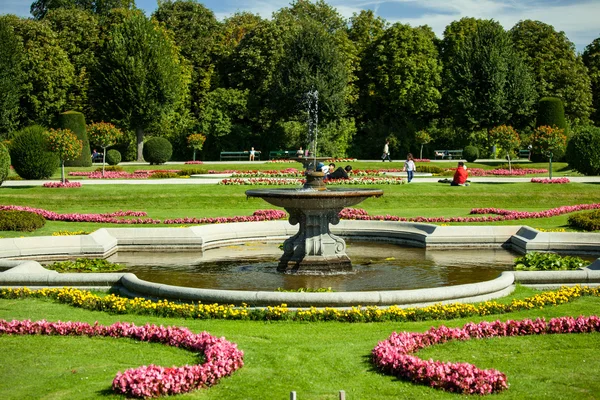 Hermoso verano Schonbrunn parque —  Fotos de Stock