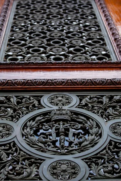 Fragment of ornated doors — 스톡 사진
