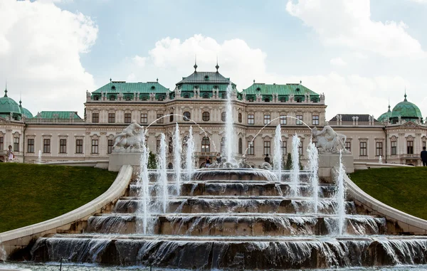 Vacker utsikt över slottet Belvedere — Stockfoto