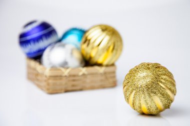 Yılbaşı ağacı süsleri