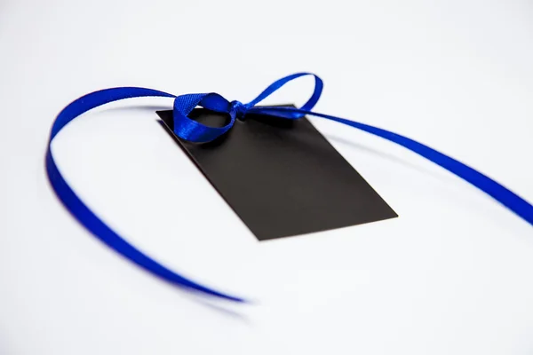 弓を持つ空のブラック カード — ストック写真