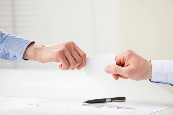 Business people exchanging card — Stock Photo, Image