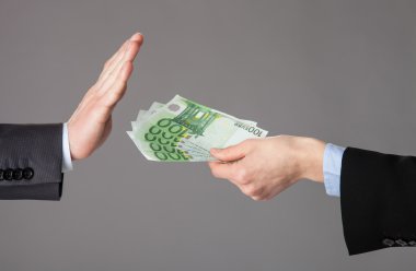 para teklifi reddeden işadamı eller