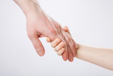 Çocuk holding babanın el