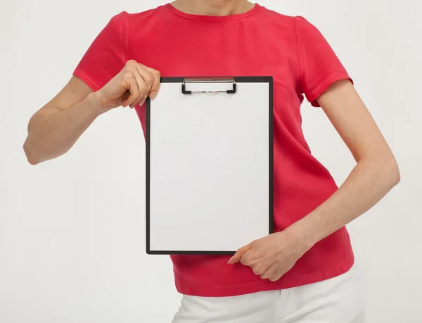 Unrecognizable woman showing clipboard — Stock Photo, Image