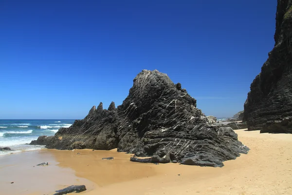 Rock en la playa de Carriagem — Foto de Stock