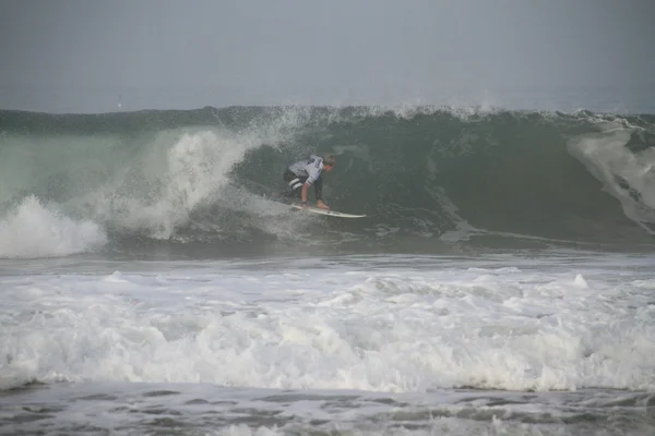 John John Florence tubo montando una ola —  Fotos de Stock