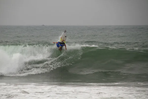 Kolohe Andino fora do lábio — Fotografia de Stock