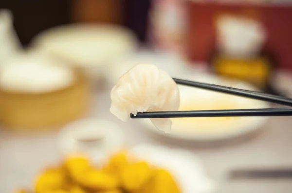 Har Gow, Bolinho de camarão cantonês no restaurante dim sum — Fotografia de Stock