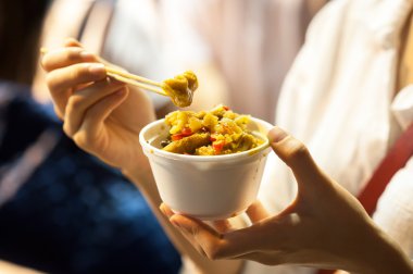 bir tencerede, hong kong sokak gıda curried organları