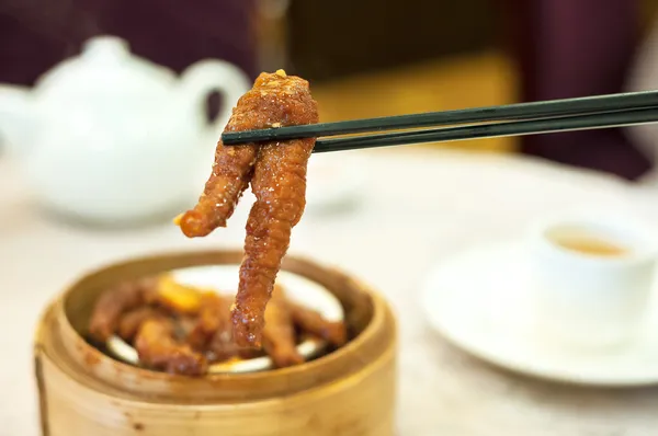 Steamed chicken feet in black bean sauce — Stock Photo, Image