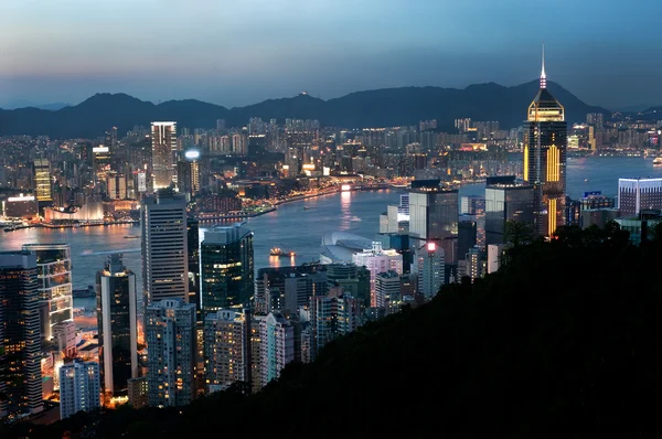 Hong kong akşam cityscape ve Merkez plaza — Stok fotoğraf