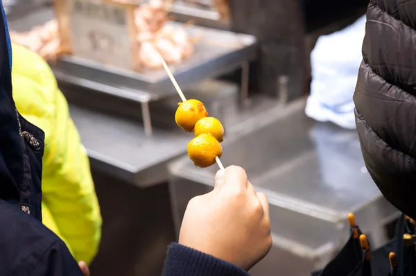 Curried fish balls - a popular Hong Kong street food — Stock Photo, Image